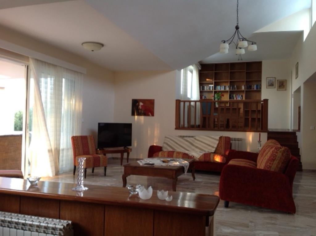 Villa Leonidas Мастрихари Екстериор снимка
